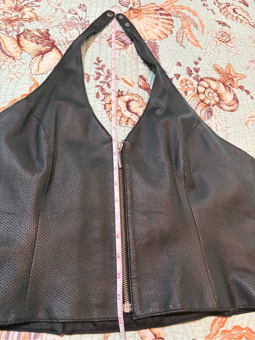 Vintage Wilson’s 100% Leather Black Halter Zip-Front XL Top - Picture 11 of 12